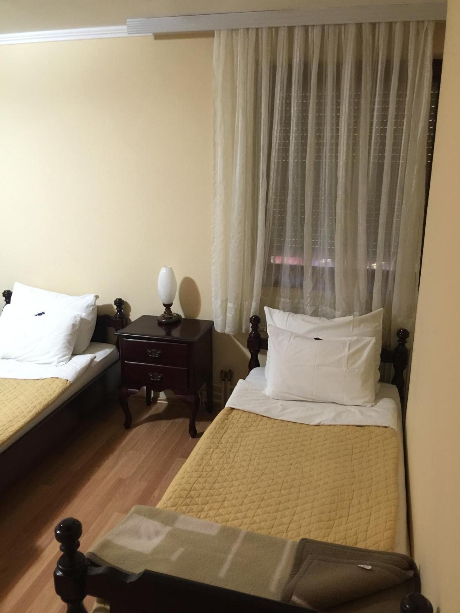 Bed & Breakfast Karavan Raška Kamer foto