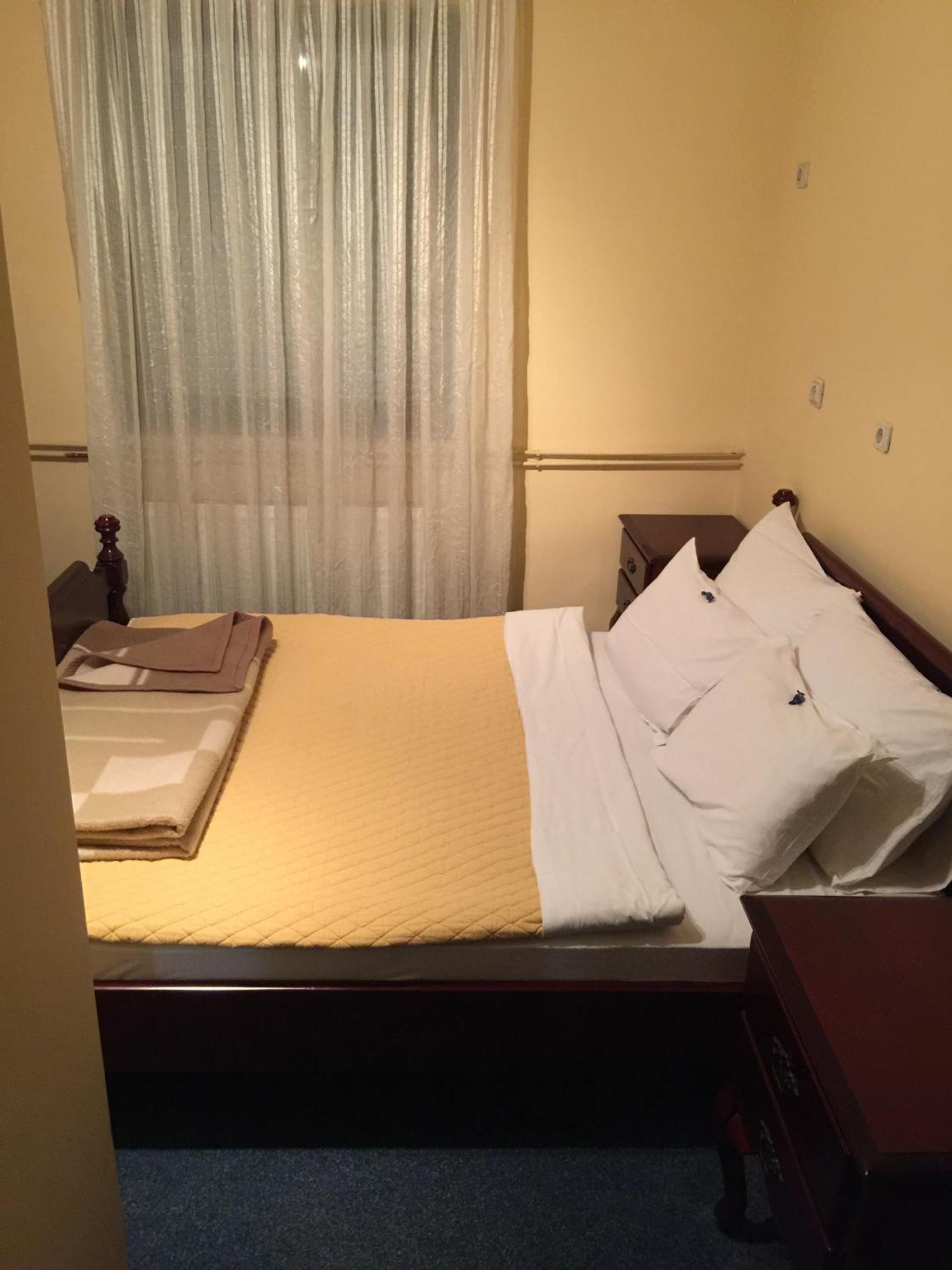 Bed & Breakfast Karavan Raška Kamer foto