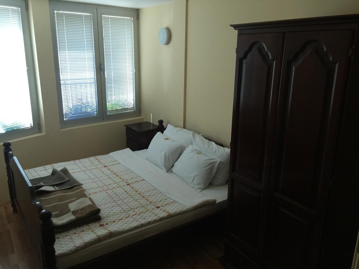 Bed & Breakfast Karavan Raška Buitenkant foto