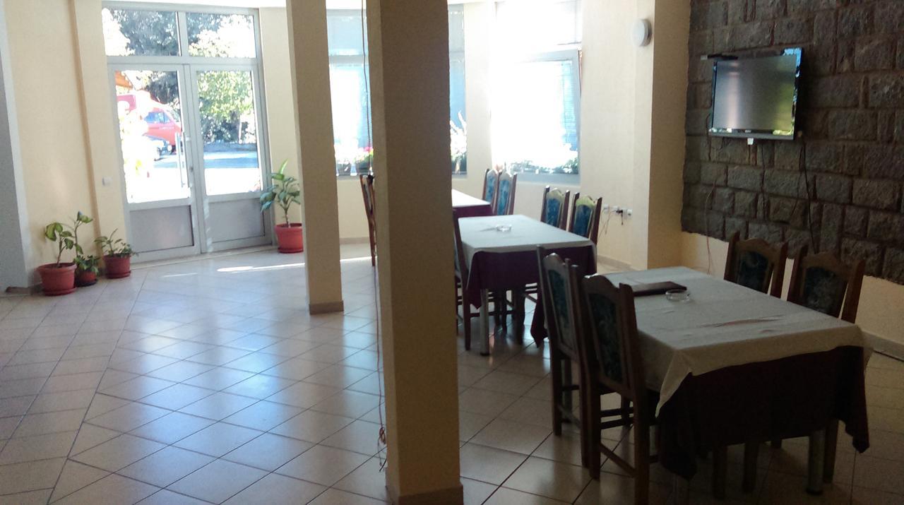 Bed & Breakfast Karavan Raška Buitenkant foto