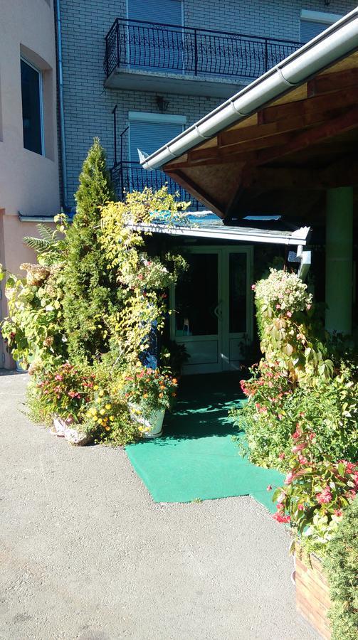 Bed & Breakfast Karavan Raška Buitenkant foto