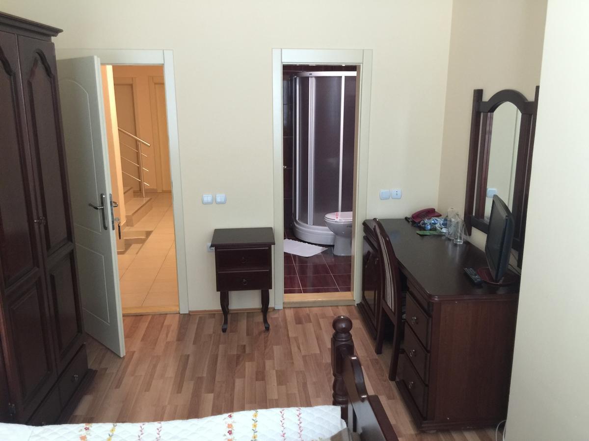 Bed & Breakfast Karavan Raška Buitenkant foto