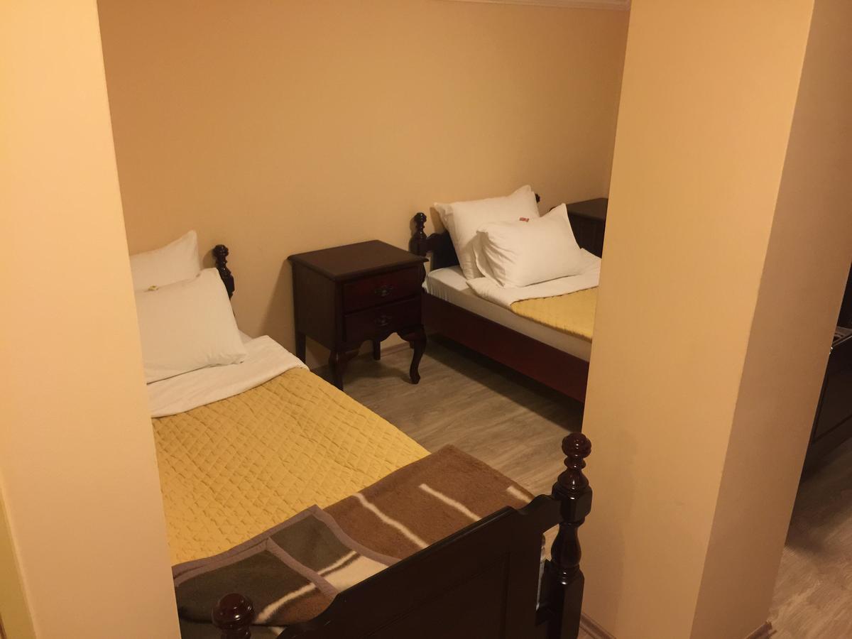 Bed & Breakfast Karavan Raška Buitenkant foto